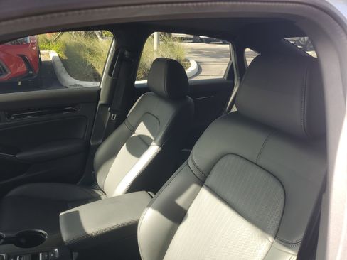 Used 2025 Honda Civic Sport image 16