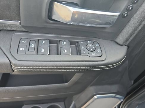 New 2026 RAM 2500 Laramie AWD/4WD image 27
