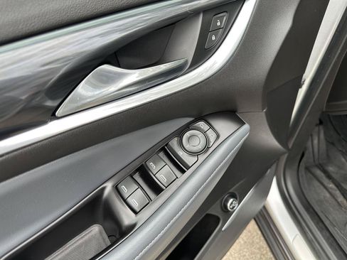 Used 2019 Buick Enclave Essence FWD image 14