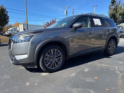 Used 2023 Nissan Pathfinder SL w/ SL Premium Package