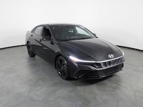 Certified 2026 Hyundai Elantra Sport FWD image 4