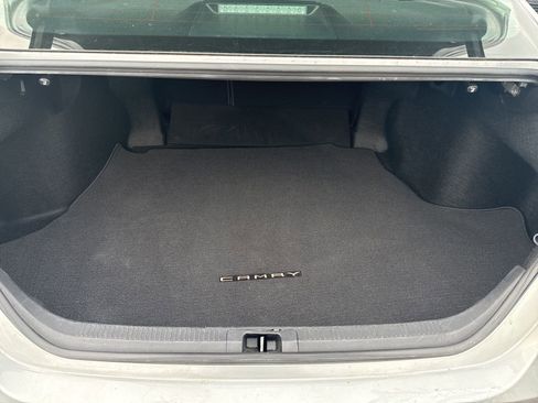 Used 2018 Toyota Camry LE image 12