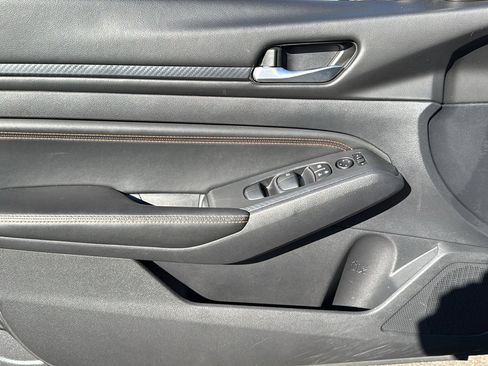 Used 2019 Nissan Altima 2.5 SR w/ SR Premium Package image 6