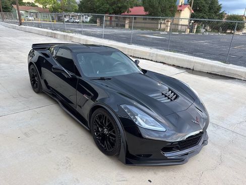Used 2015 Chevrolet Corvette Z06 w/ 3LZ Preferred Equipment Group RWD image 6