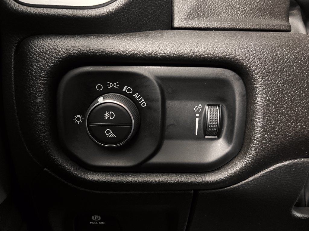 Used 2022 RAM 1500 Big Horn AWD/4WD image 4