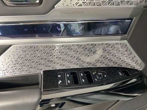 Used 2024 BMW 760i xDrive image 12