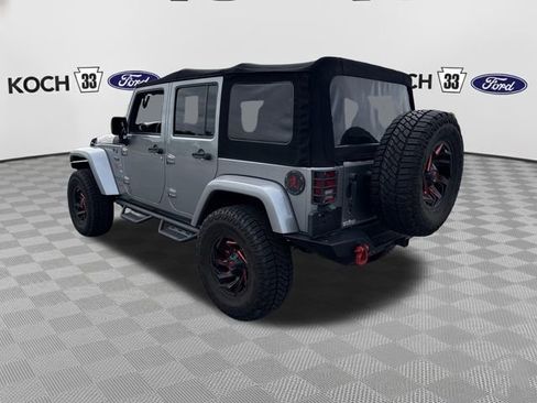 Used 2017 Jeep Wrangler Unlimited Sahara AWD/4WD image 6