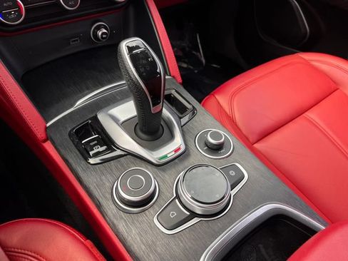 Used 2021 Alfa Romeo Stelvio Sprint w/ Nero Edizione RWD image 25
