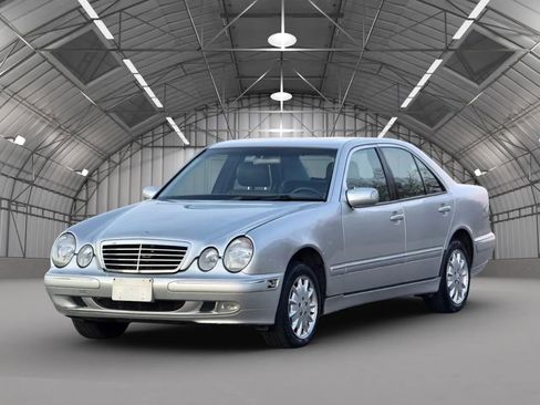 Used 2002 Mercedes-Benz E 320 4MATIC Sedan image 6