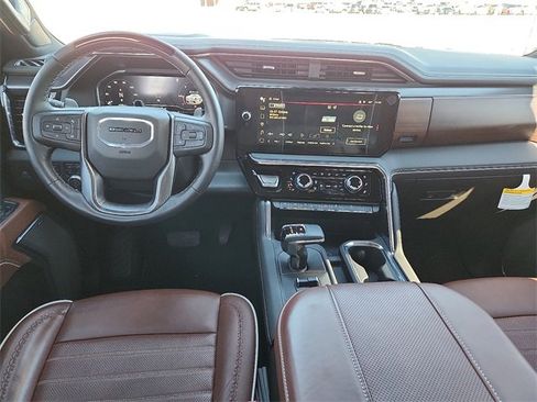 Used 2025 GMC Sierra 1500 Denali Ultimate image 10