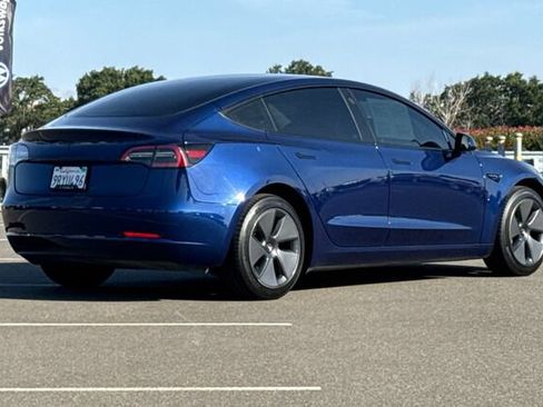 Used 2023 Tesla Model 3 Standard Range RWD image 4
