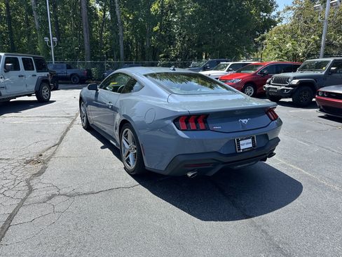 Used 2024 Ford Mustang Coupe RWD image 7