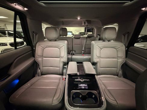 Used 2018 Lincoln Navigator Reserve w/ Technology Package AWD/4WD image 41