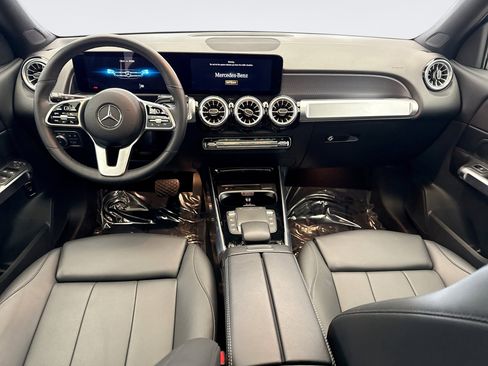 Used 2022 Mercedes-Benz GLB 250 4MATIC image 14