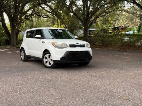Used 2016 Kia Soul FWD image 1