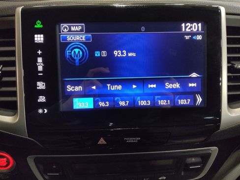 Used 2016 Honda Pilot Touring image 25