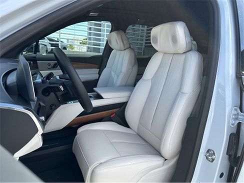 New 2026 Cadillac Vistiq Luxury image 25