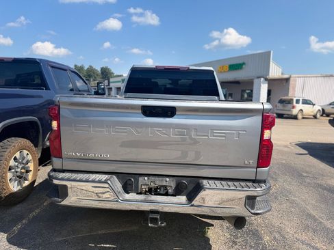 Used 2025 Chevrolet Silverado 2500 LT w/ Convenience Package AWD/4WD image 3