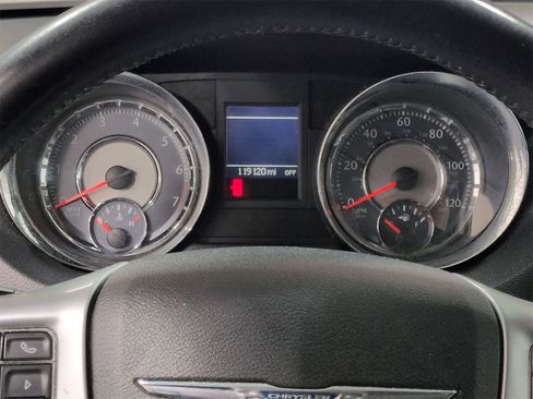 Used 2012 Chrysler Town & Country Touring w/ Entertainment Group #1 image 33