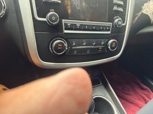 Used 2017 Nissan Altima 2.5 SR FWD image 38