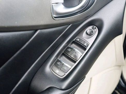 Used 2015 INFINITI Q50 w/ Moonroof Package image 30