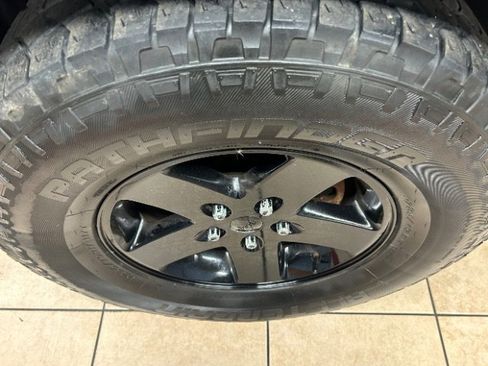 Used 2013 Jeep Wrangler Unlimited Sport image 18