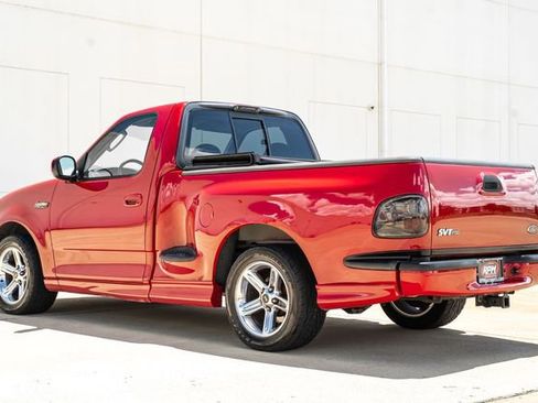 Used 2003 Ford F150 Lightning RWD image 4