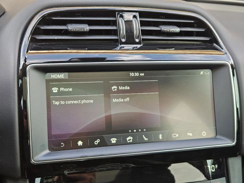 Used 2020 Jaguar F-PACE Premium AWD/4WD image 15