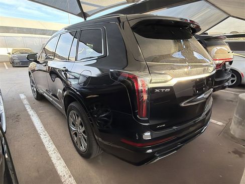 Used 2020 Cadillac XT6 Sport image 3