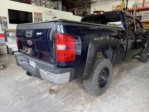 Used 2010 Chevrolet Silverado 2500 LTZ w/ Convenience Package AWD/4WD image 7