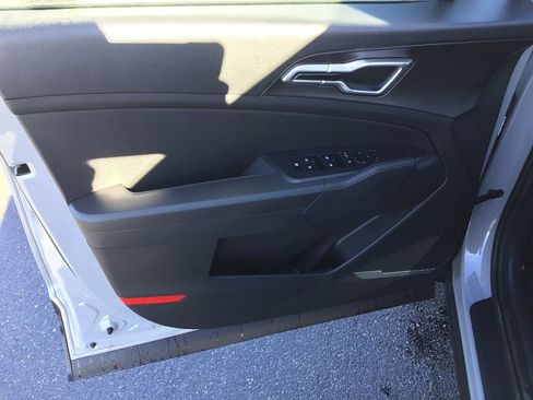 New 2026 Kia Sportage S image 9