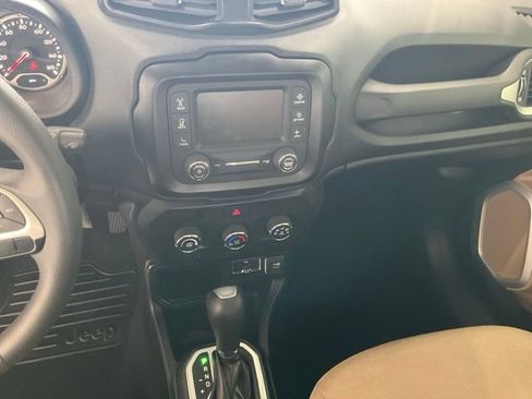 Used 2020 Jeep Renegade Sport w/ Sport Appearance Group FWD image 11