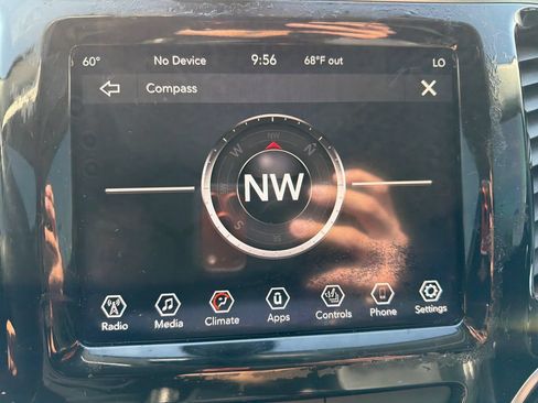Used 2019 Jeep Cherokee Limited AWD/4WD image 19