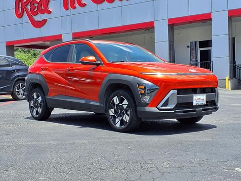 Used 2024 Hyundai Kona SEL AWD/4WD image 4