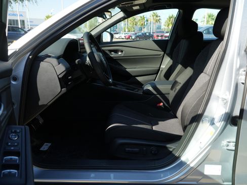 Used 2025 Honda Accord Sport image 16