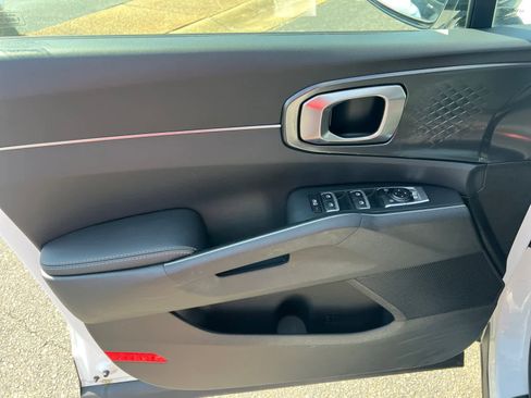 Certified 2025 Kia Sorento S image 20