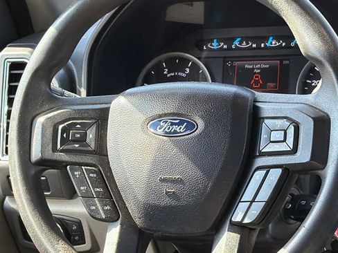 Used 2017 Ford F250 XLT w/ XLT Premium Package image 10