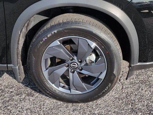 Used 2025 Nissan Rogue SV FWD image 10