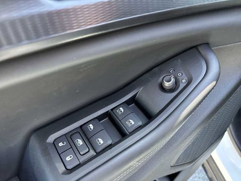 Used 2025 Jeep Grand Cherokee Altitude AWD/4WD image 22