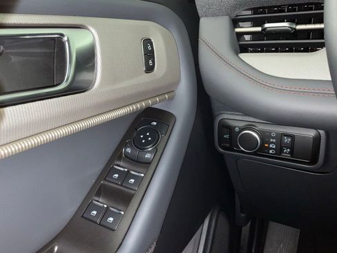 New 2026 Ford Explorer Active RWD image 21