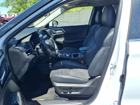 Used 2023 Mitsubishi Outlander SE AWD/4WD image 12