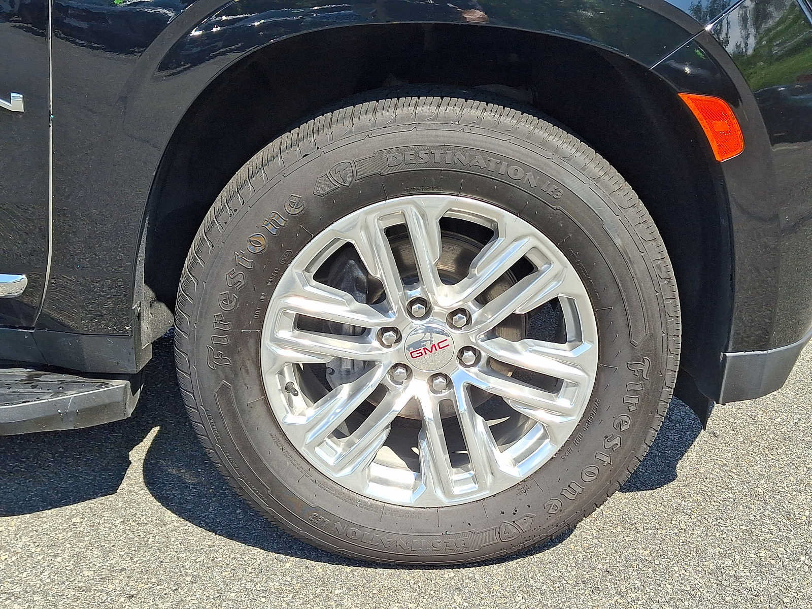 Used 2023 GMC Yukon SLT AWD/4WD image 8