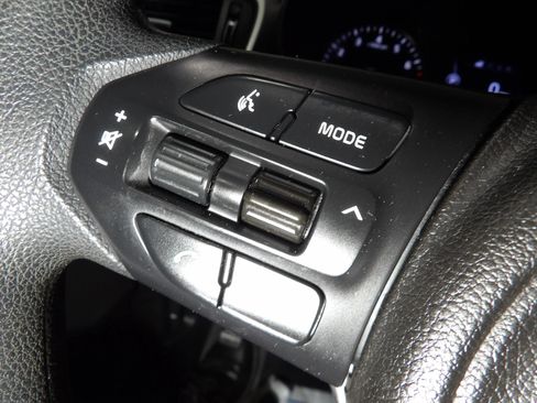 Used 2017 Kia Sorento L FWD image 16