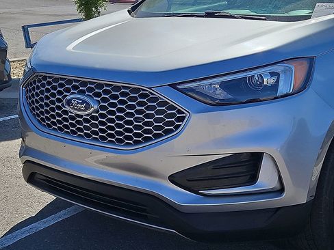 Used 2023 Ford Edge SEL AWD/4WD image 2