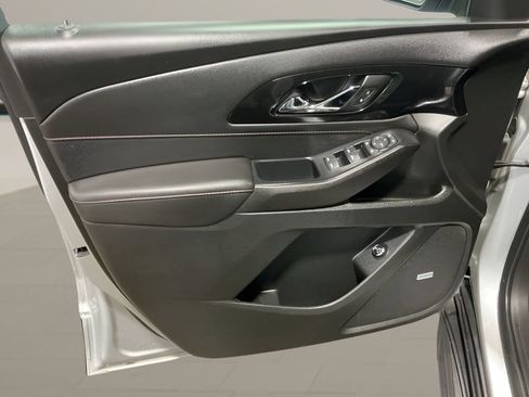 Used 2022 Chevrolet Traverse RS w/ LPO, "Hit The Road" Package AWD/4WD image 9