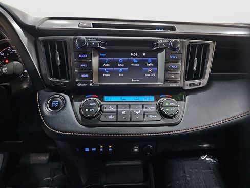 Certified 2018 Toyota RAV4 SE image 14