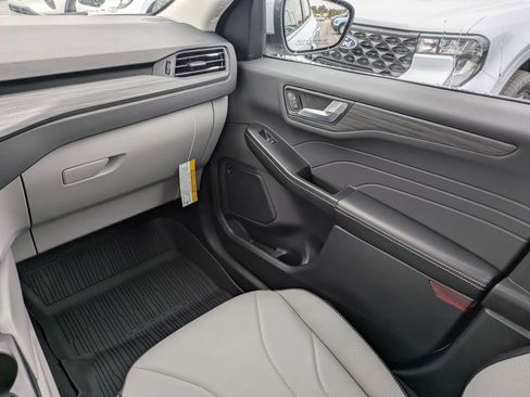 New 2026 Ford Escape SE w/ PHEV Premium Package image 17