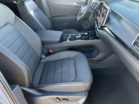 New 2026 Volkswagen Atlas Cross Sport SEL R-Line image 8