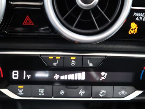 Used 2025 Nissan Sentra SR w/ SR Premium Package image 17