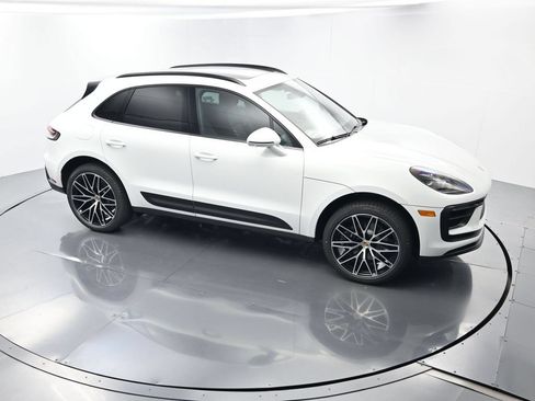 Certified 2026 Porsche Macan AWD/4WD image 42